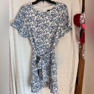 Banana Republic Blue and White Floral Mini Dress Size 6